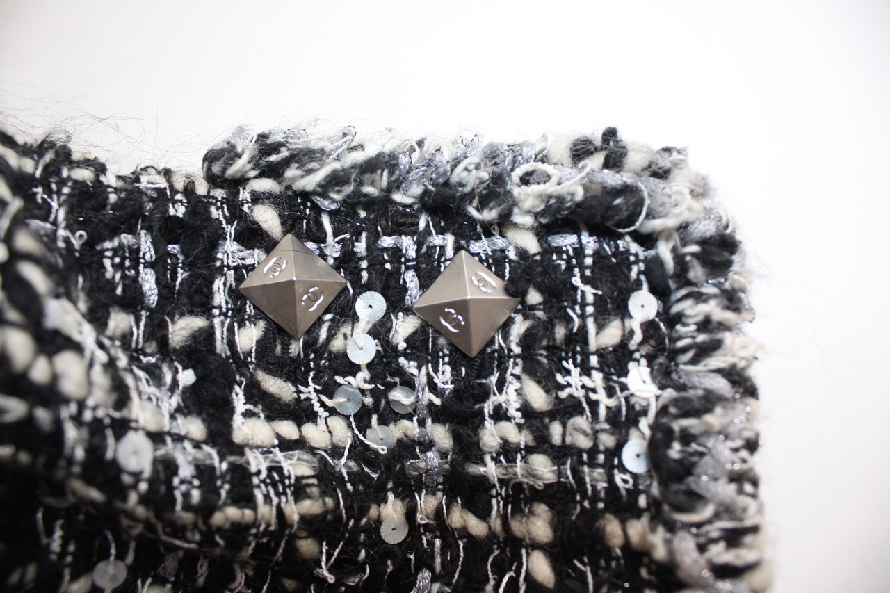 Classic-Chanel-Fantasy-Tweed-Jacket-4