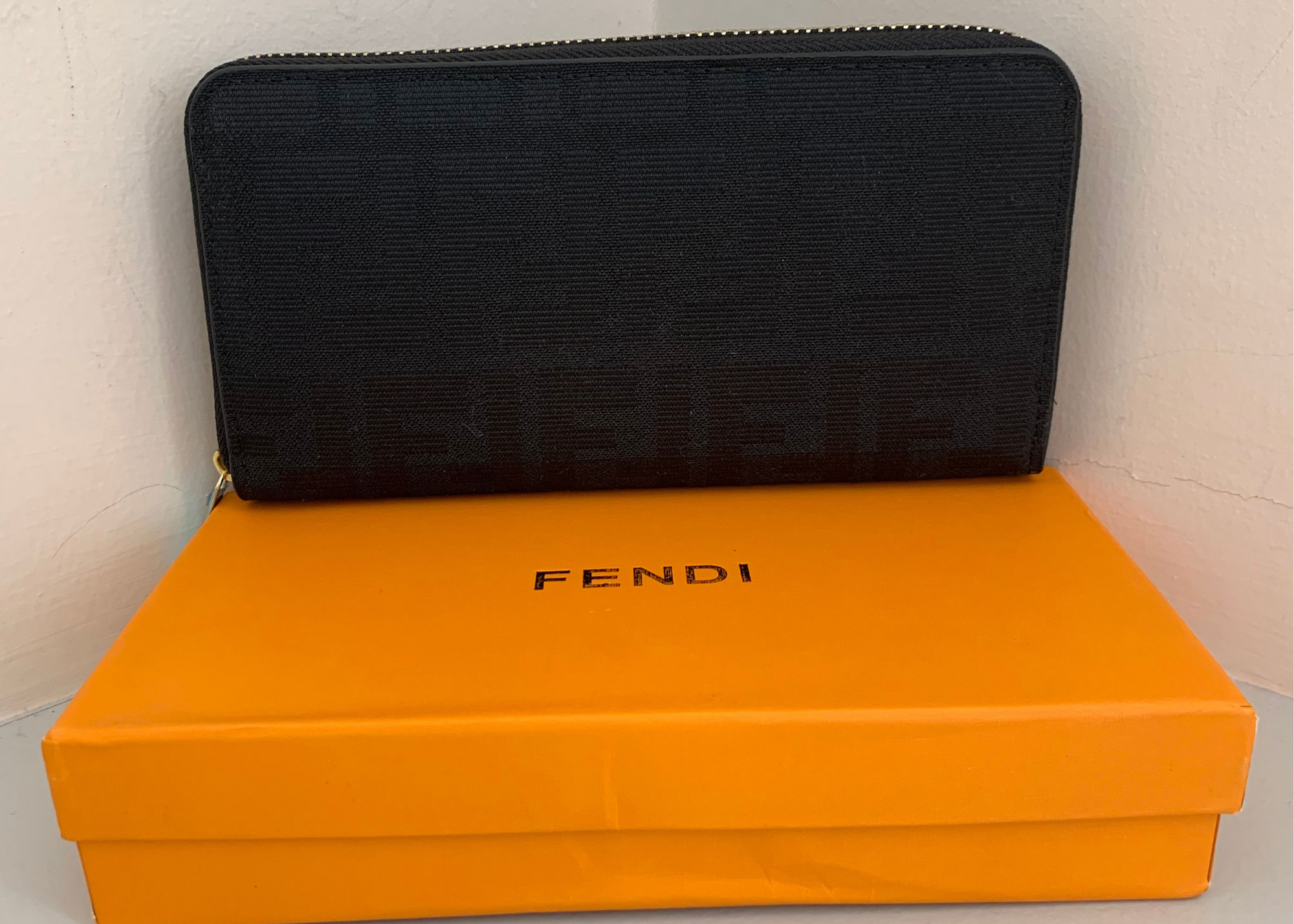 Fendi-Zucci-Wallet-1